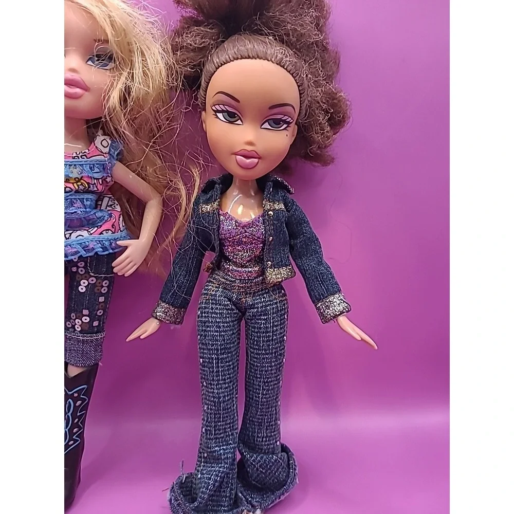 2001 Bratz Dolls Lot x2 Yasmine Chloe Full‎ Outfit Read Description